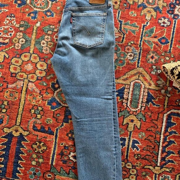 Levi's Women's Blue Jeans - Picture 3 of 3